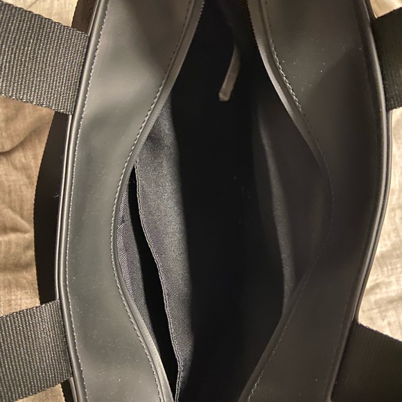 NWT RAINS Tote Crossbody - Picture 6 of 6